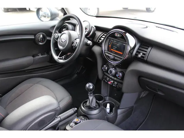 MINI One Mini 1.5 First Salt, Navigatie! 2018 Benzine 4