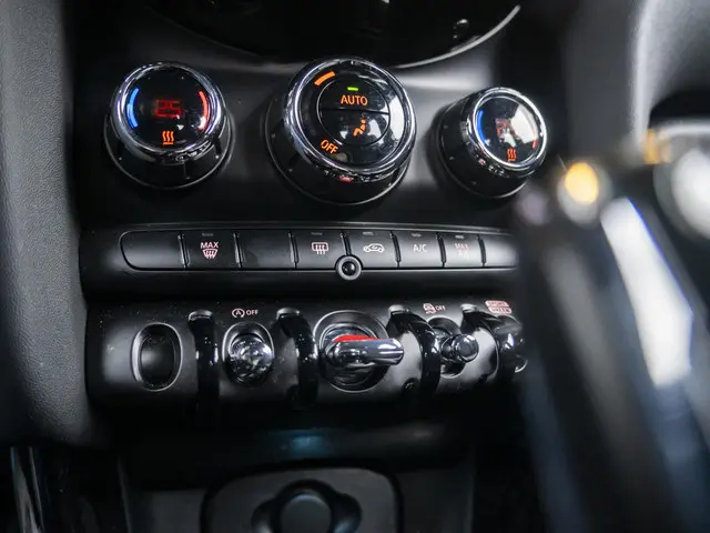 MINI 5-Deurs Cooper Aut. 2023 Benzine 13