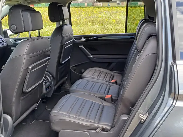 Volkswagen Touran 1.4 TSI Highline 2018 Benzine 25