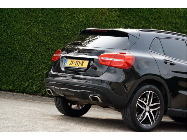 Mercedes-Benz GLA GLA 180 Ambition Night 2016 Benzine 31