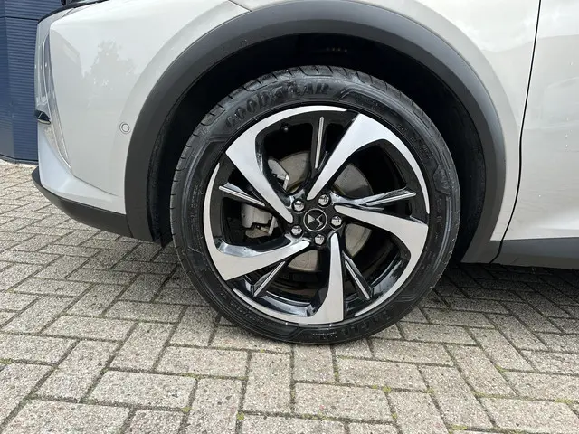 DS DS 7 E-Tense 225 Opéra 2023 Hybride Benzine 19