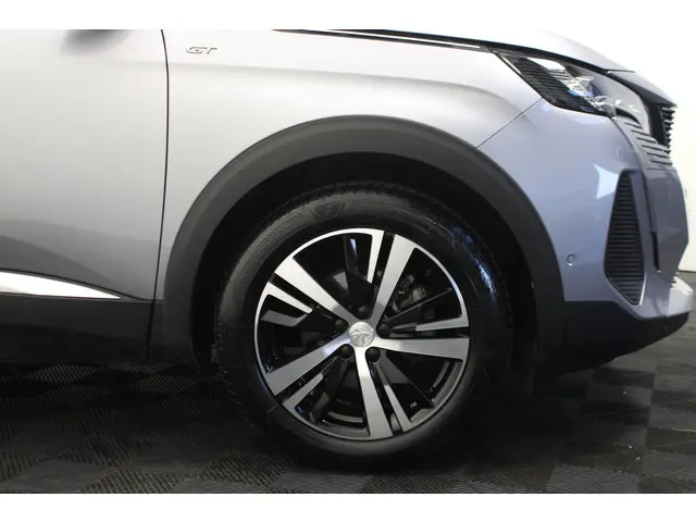 Peugeot 3008 1.2 Hybrid 136 GT 2024 Hybride Benzine 12