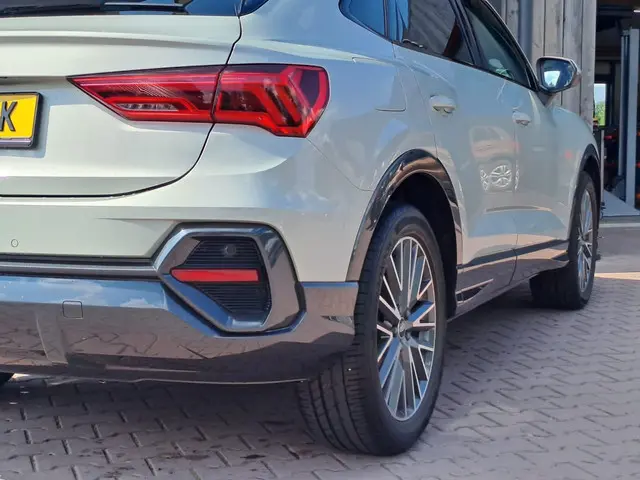 Audi Q3 Sportback 35 TFSI S Edition 2021 Hybride Benzine 9