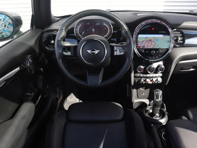 MINI 3-Deurs Cooper 2022 Benzine 9