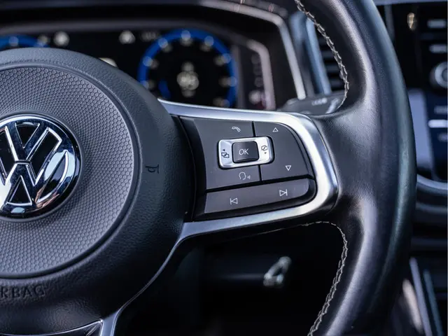 Volkswagen T-Roc 2.0 TSI 4Motion Sport 2018 Benzine 34