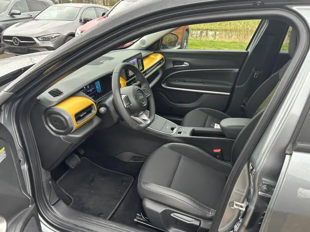 Jeep Avenger Summit 54 kWh 2023 Elektrisch 12