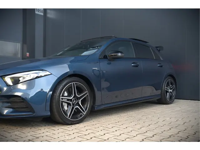Mercedes-Benz A-Klasse AMG 35 4MATIC 2022 Benzine 17