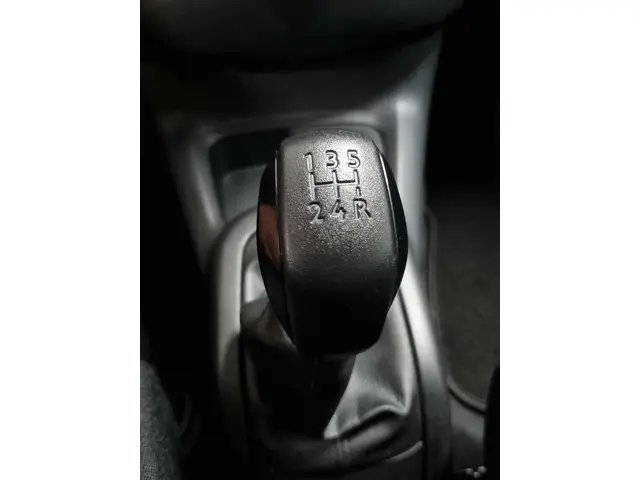 Citroën C4 Cactus 1.2 VTi Shine / Trekhaak 2015 Benzine 31
