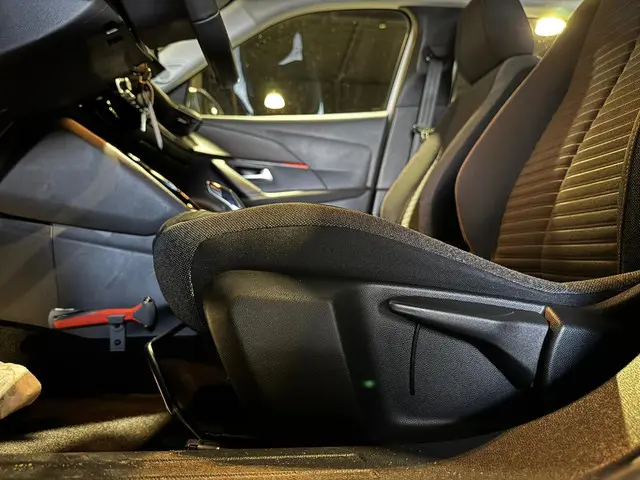 Peugeot 2008 1.2 Blue Lease Active 2021 Benzine 23