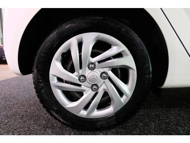 Hyundai i10 1.0 Comfort 5-zits 2022 Benzine 25