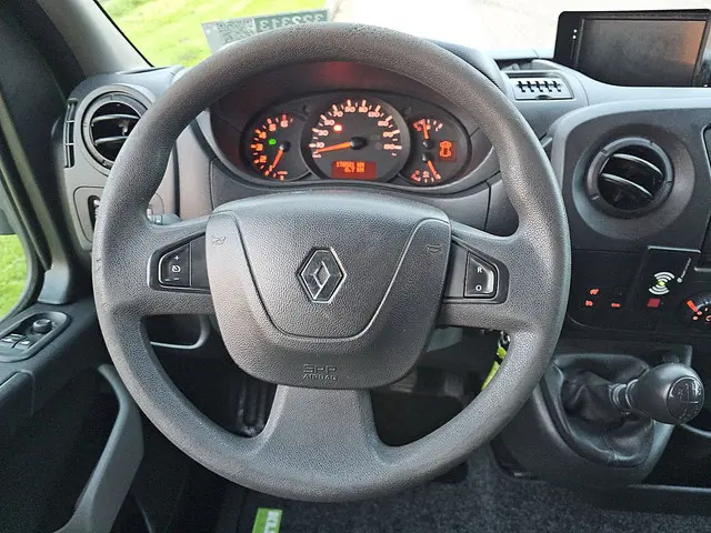 Renault Master 2.3 2018 Diesel 11