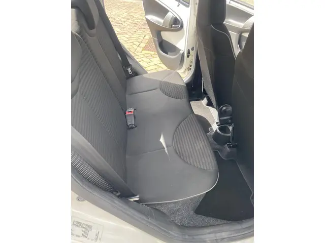 Peugeot 107 1.0 Active 2012 Benzine 12