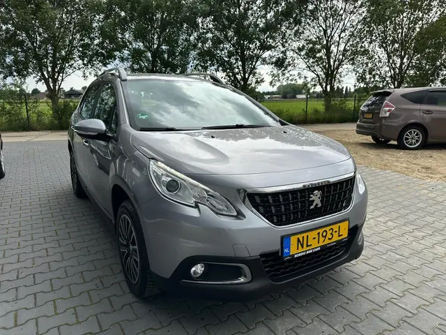 Peugeot 2008 1.2 PureTech Blue Lion 2017 Benzine 2
