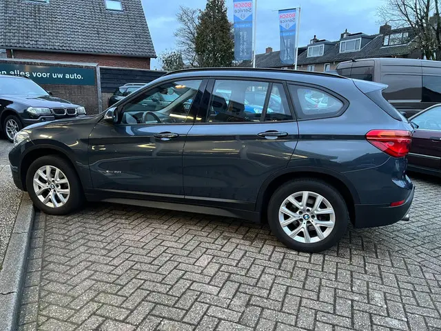 BMW X1 XDrive20i High Executive 2017 Benzine 28