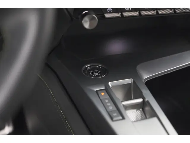 Peugeot 308 SW PureTech 130 EAT8 GT 2023 Benzine 46