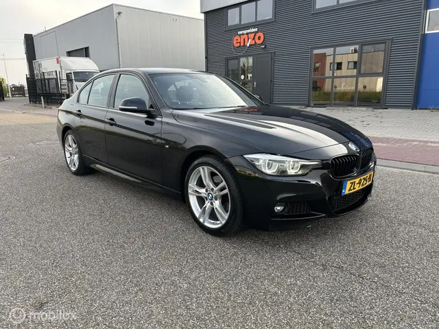 BMW 3 Serie 318i M High Executive 2019 Benzine 2