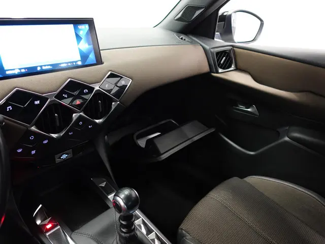 DS DS 3 Crossback 1.2 PureTech Business 2019 Benzine 11