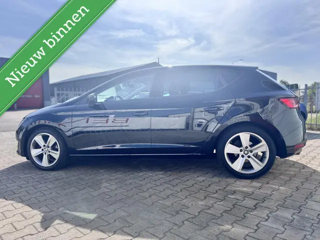 SEAT Leon 1.4 TSI FR NAVI/ FULL LINK/ LEDER 2016 Benzine 4