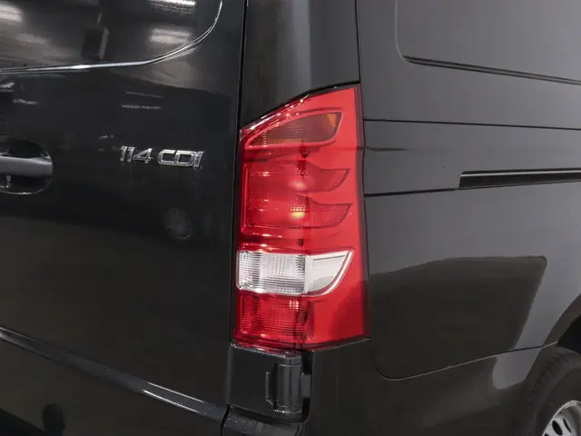 Mercedes-Benz Vito 114 CDI Lang 2023 Diesel 17