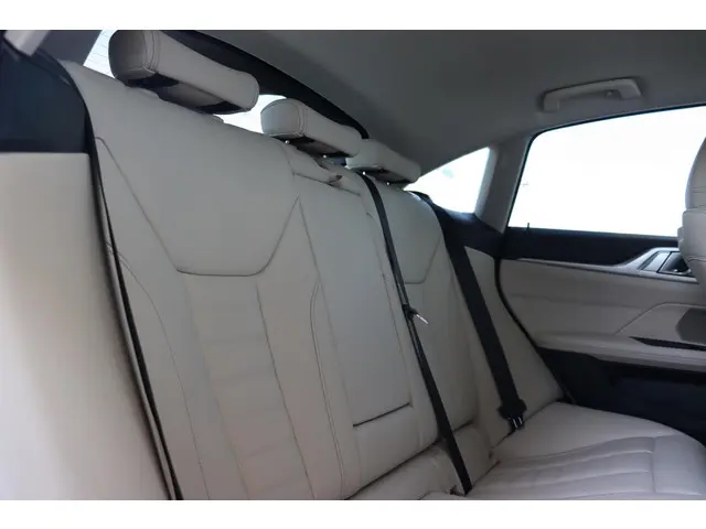 BMW i4 eDrive40 High Executive 84 kWh 2022 Elektrisch 11