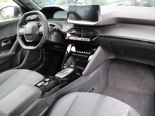 Peugeot 2008 1.2 Hybrid 110 Allure 2026 Hybride Benzine