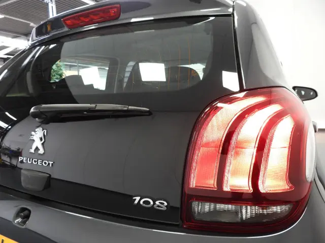 Peugeot 108 1.0 e-VTi Active Premium 2020 Benzine 20