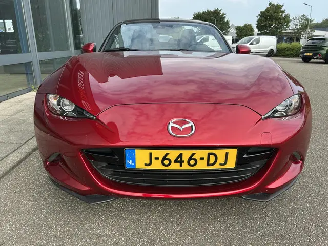 Mazda MX-5 2