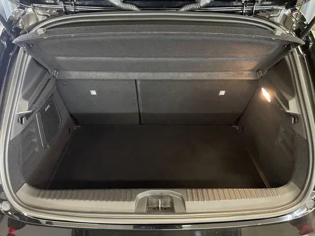 Renault Clio 1.3 TCe Initiale Paris 2019 Benzine 30