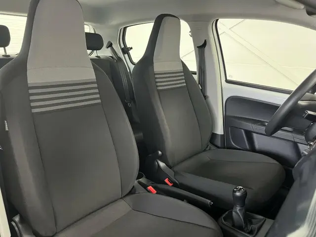 Volkswagen up! 1.0 2022 Benzine 9