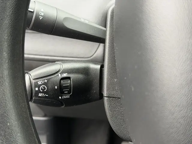 Peugeot 208 1.2 PureTech Active 2018 Benzine 18