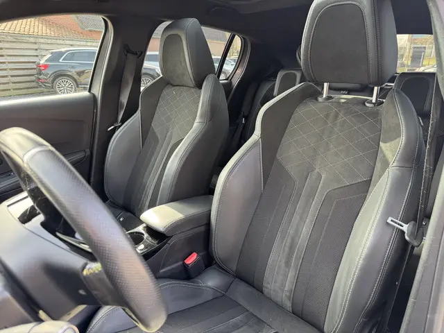 Peugeot e-208 GT Pack EV 50kWh 136 2022 Elektrisch 19