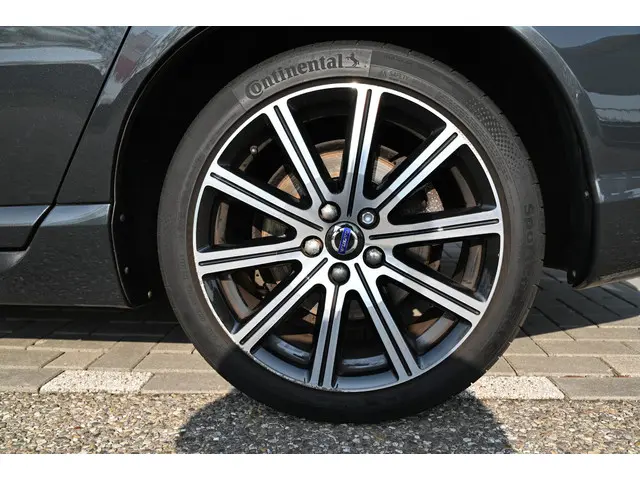 Volvo V70 2.0 T4 Dynamic Edition 2015 Benzine 14