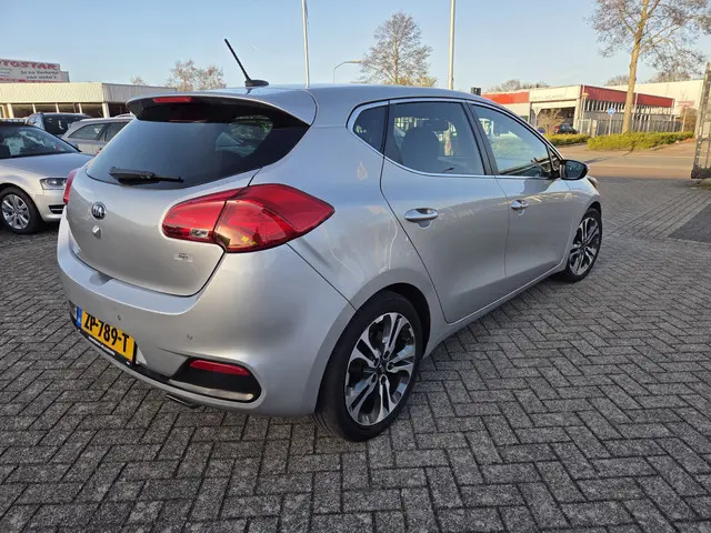 Kia cee'd 1.6 GDI Super Pack/vol opties 2014 Benzine 18