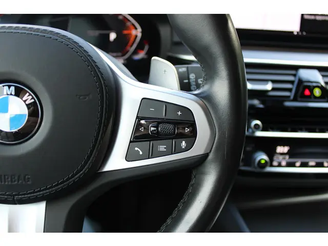 BMW 5 Serie Touring 520i 2022 Benzine 34