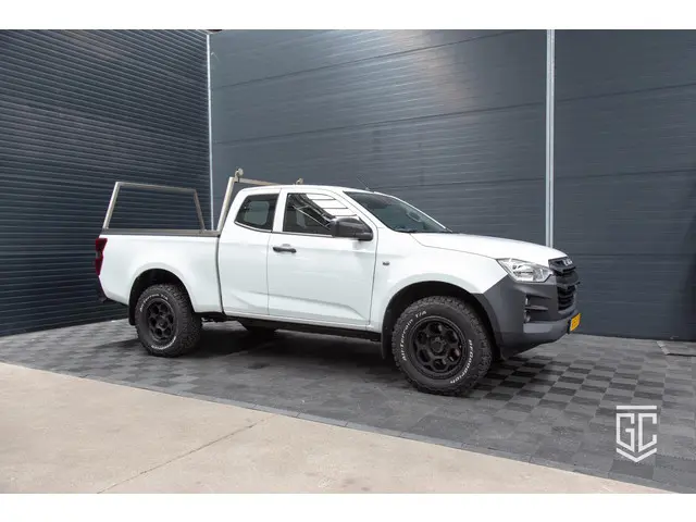 Isuzu D-Max 2