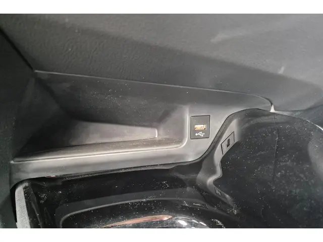 Toyota C-HR 1.8 Hybrid Dynamic 2021 Hybride Benzine 15