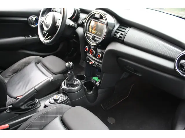 MINI One Mini 1.2 Chili Business 2015 Benzine 19