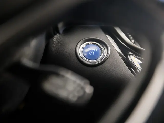 Toyota C-HR 1.8 Hybrid Sport 2018 Hybride Benzine 25