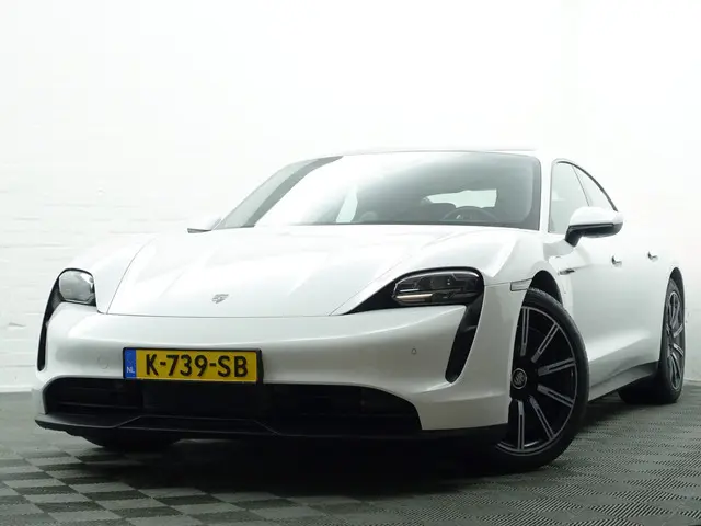 Porsche Taycan Performance 84 kWh- 2021 Elektrisch 31