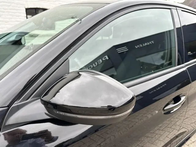 Peugeot 208 1.2 Turbo 100 PK Allure 2023 Benzine 42
