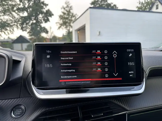 Peugeot 2008 1.2 Turbo 130 PK GT 2022 Benzine 22