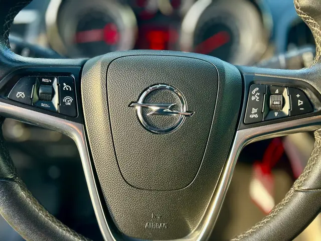 Opel Astra 1.4 Turbo Cosmo * TREKHAAK * 2013 Benzine 6