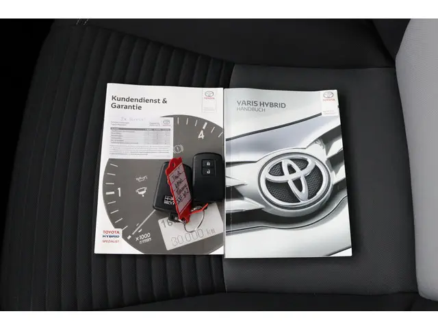 Toyota Yaris 1.5 Hybrid Design 2018 Hybride Benzine 11