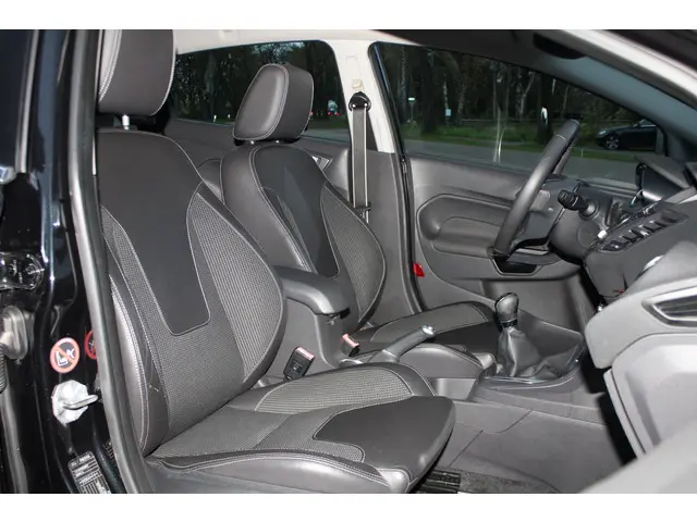 Ford Fiesta 1.0 EcoBoost Titanium X 2015 Benzine 17