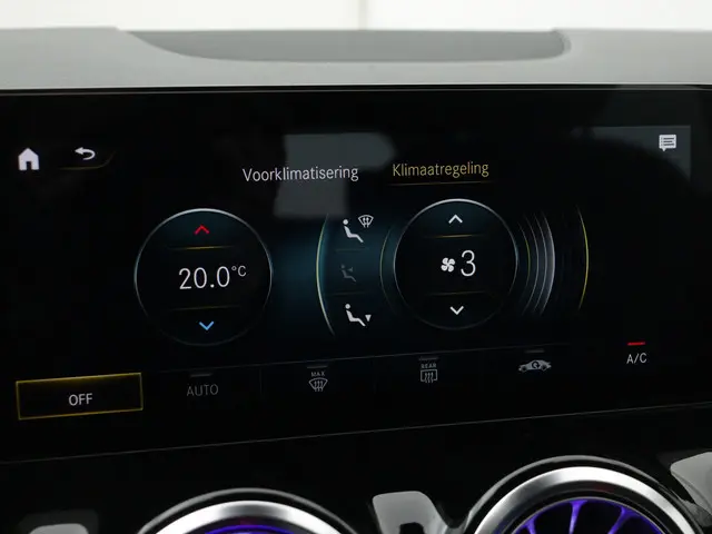 Mercedes-Benz GLA 250 e Progressive 2021 Hybride Benzine 11