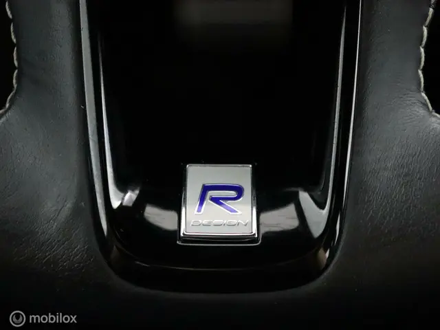 Volvo V90 2.0 T4 R-Design | ACC | PILOT | LEER | 2019 Benzine 35