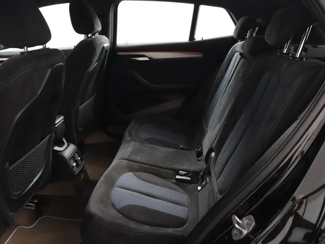 BMW X2 sDrive18i High Executive 2019 Benzine 7
