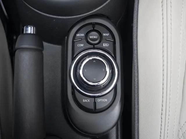 MINI Cooper Cabrio Aut. 2023 Benzine 15