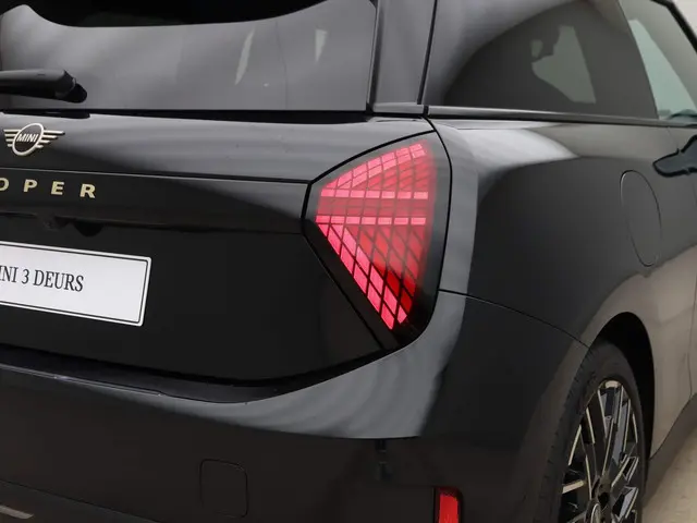 MINI 3-Deurs Cooper E 2024 Elektrisch 20