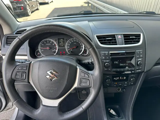Suzuki Swift 1.2 Summer EASSS 2012 Benzine 4